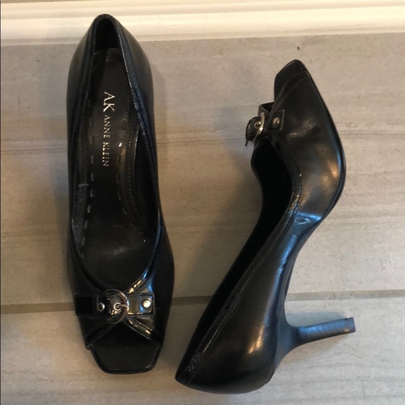 Anne Klein peep toe heels - Picture 4 of 7